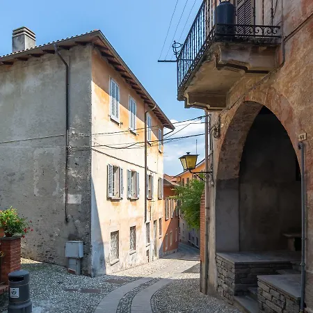 Apartment Appartamento In Centro Storico A Cannero Riviera