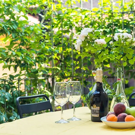 Appartamento In Centro Storico A Cannero Riviera